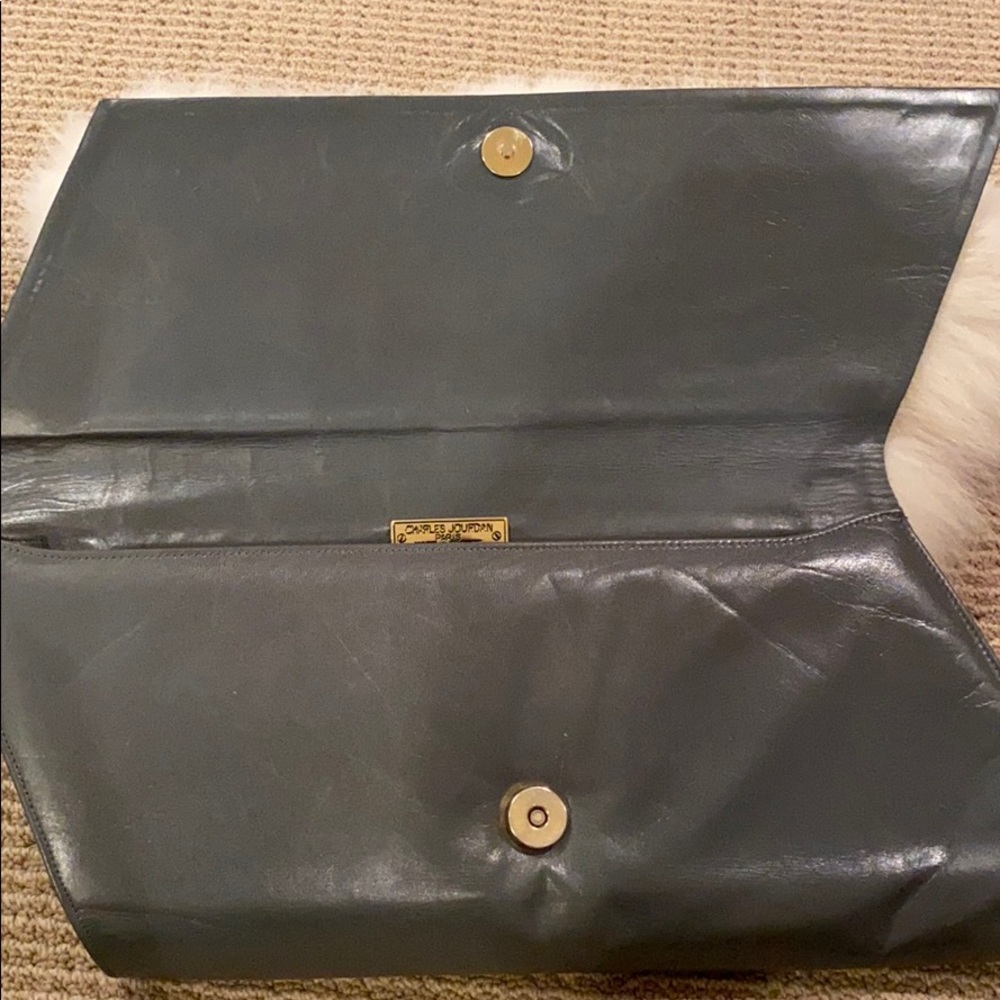 CHARLES JOURDAN VINTAGE GRAY CLUTCH VERY UNIQUE SHAPE 100% LEATHER - Picture 4 of 8
